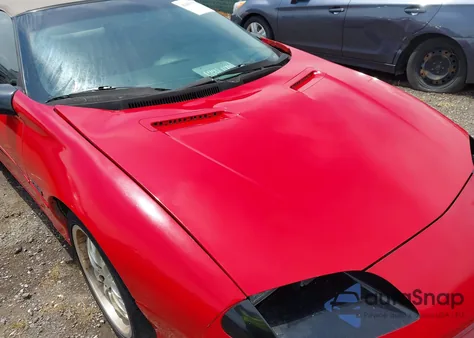 1994 Chevrolet Camaro Z28 z USA, uszkodzony, nr VIN 2G1FP32P4R2205763